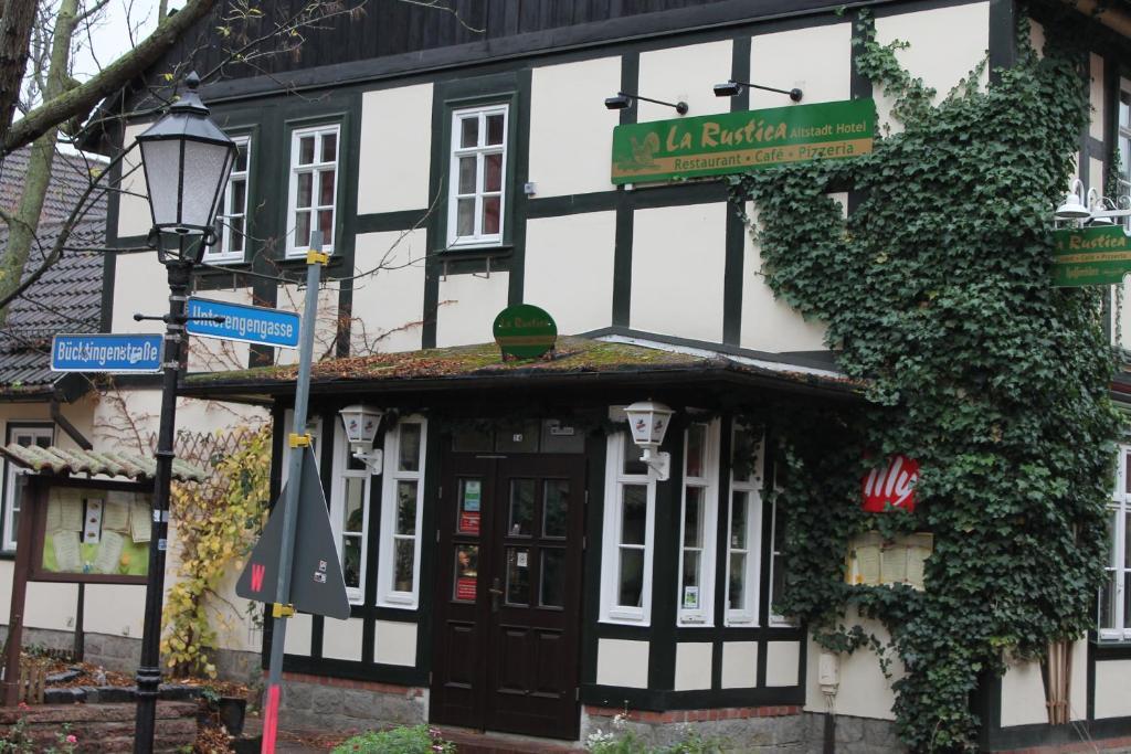 ורניגרוד La Rustica Altstadthotel מראה חיצוני תמונה